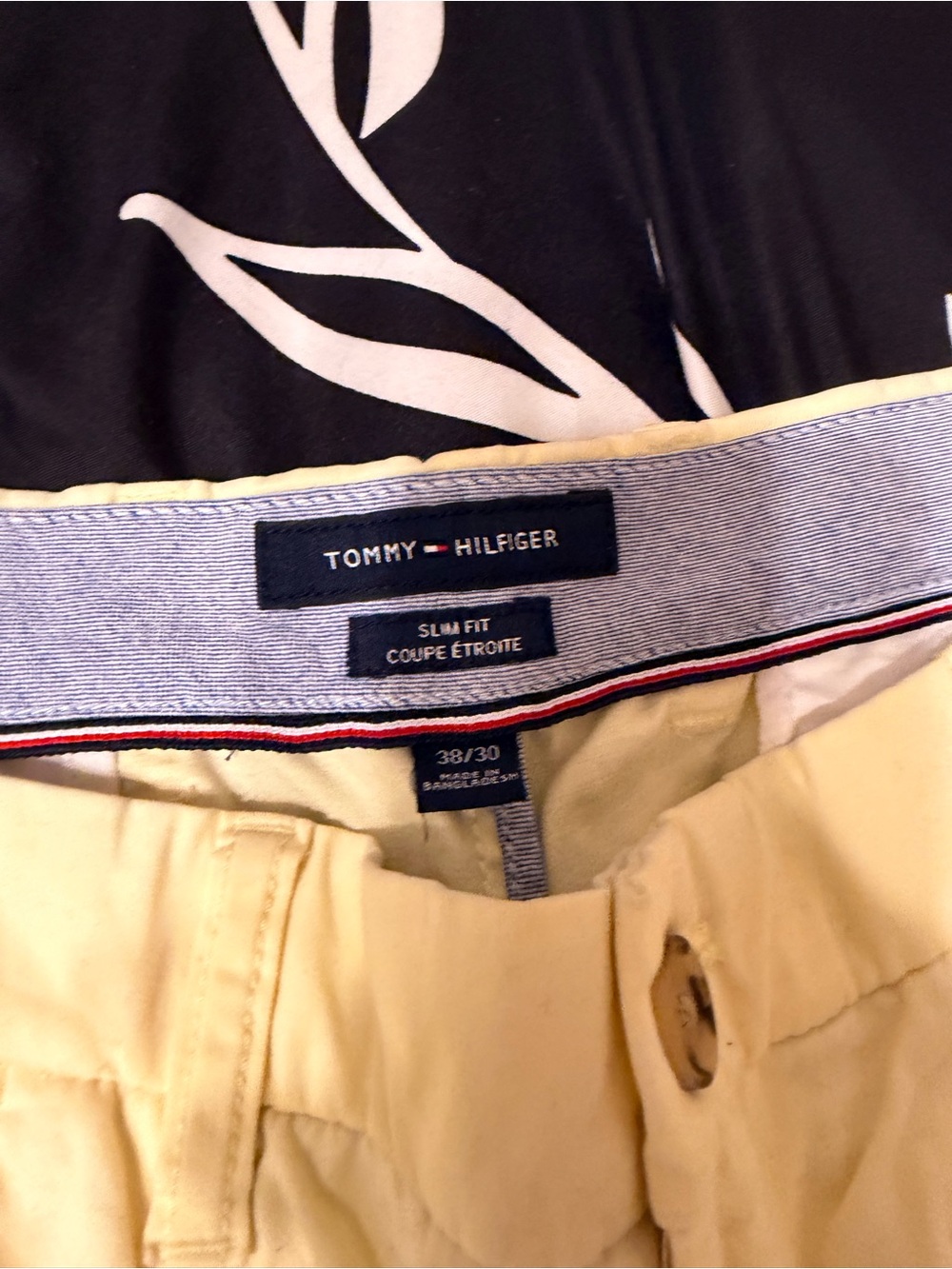 Tommy Hilfiger Light Yellow Slim Fit pants chinos with Logo Waistband

38/30